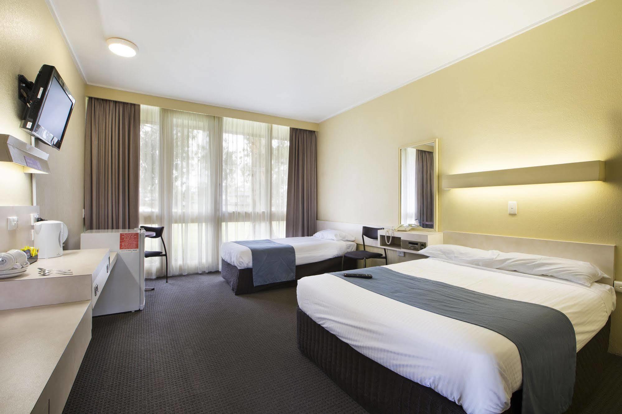 Nightcap At Sandown Park Hotel Noble Park Buitenkant foto