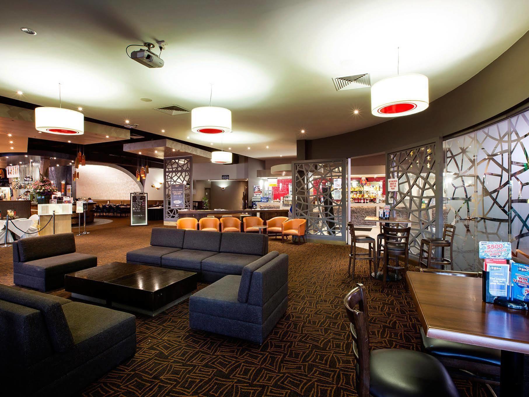 Nightcap At Sandown Park Hotel Noble Park Buitenkant foto