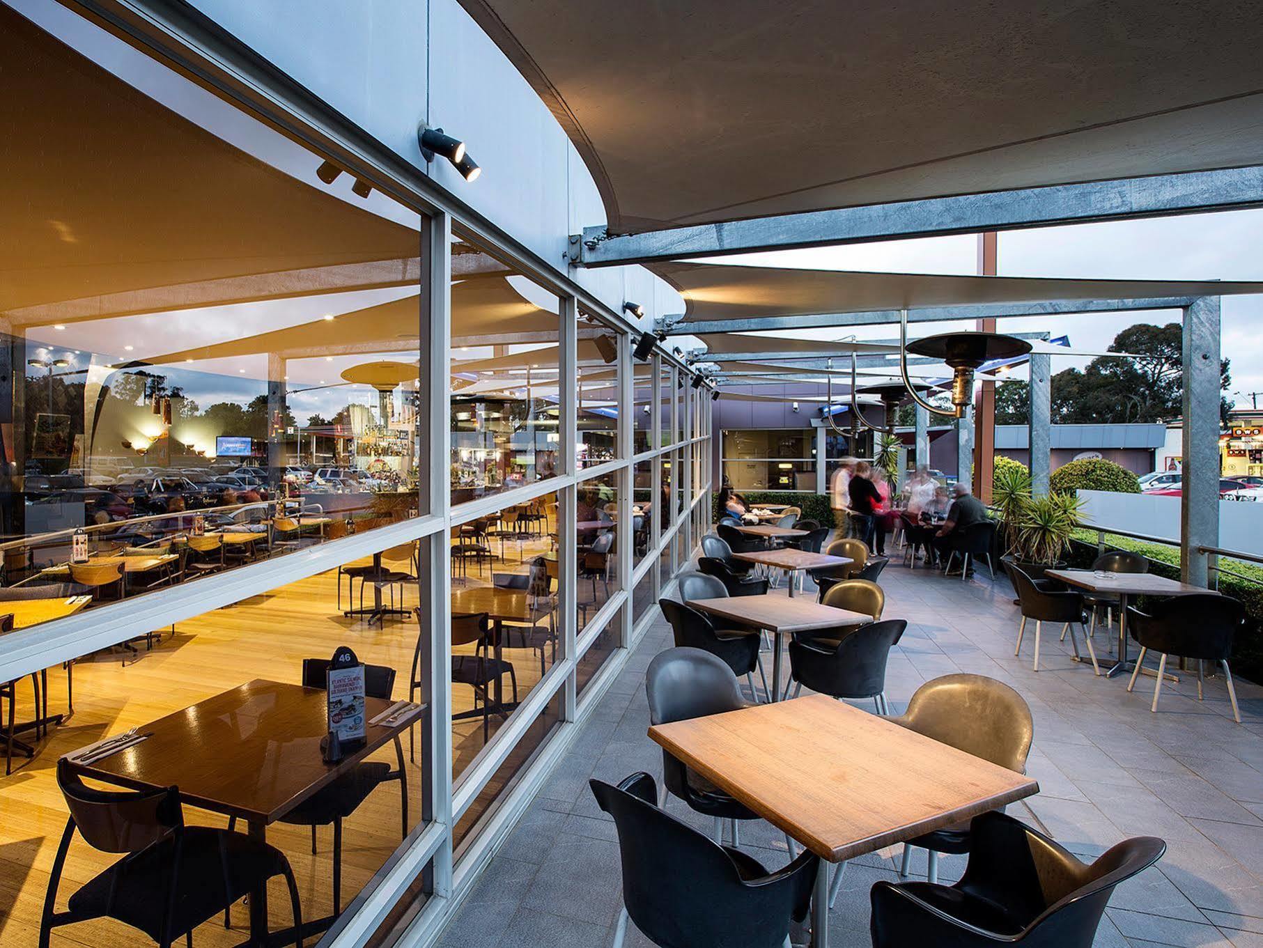 Nightcap At Sandown Park Hotel Noble Park Buitenkant foto